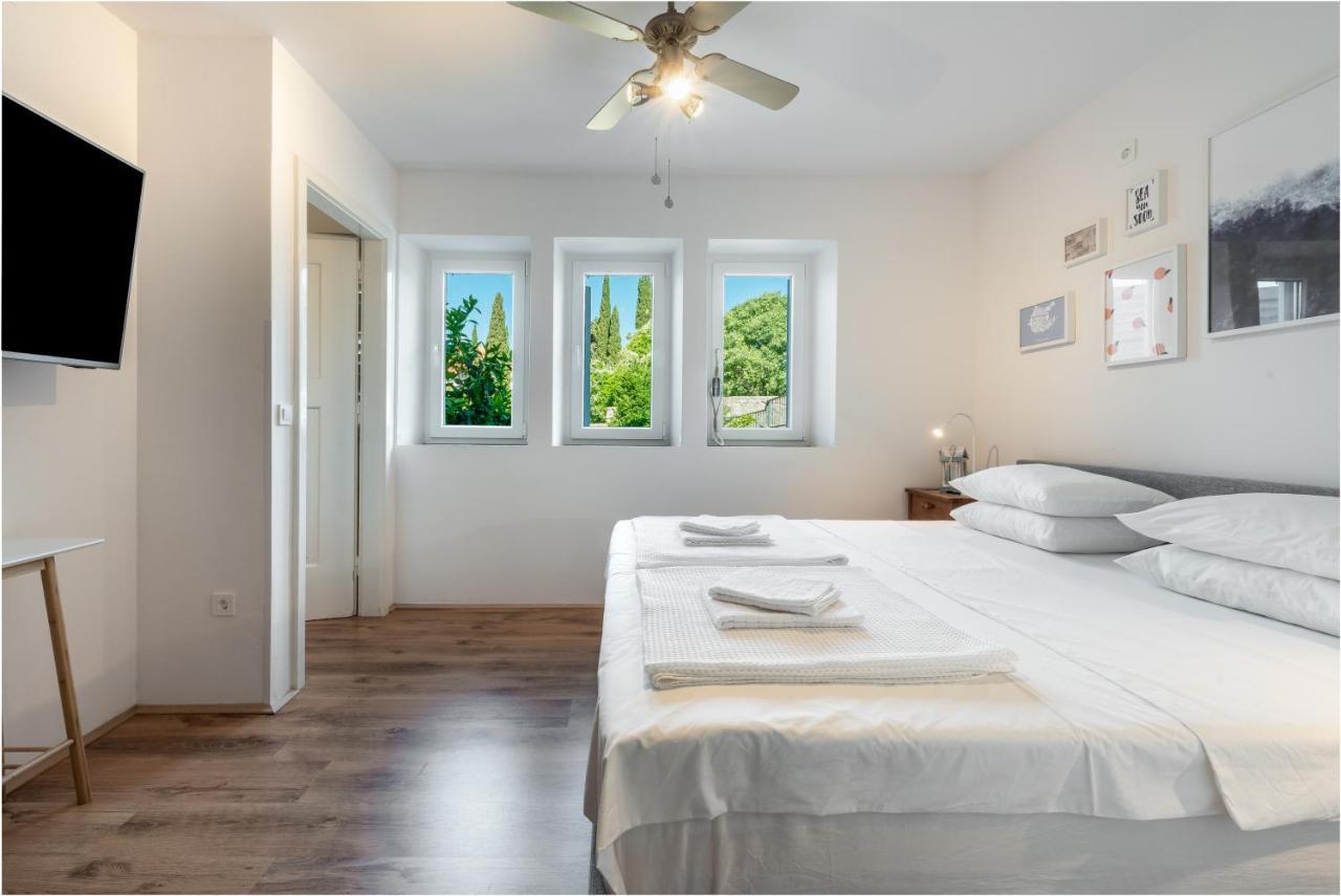 Apartment Near Old Town, Free Parking & Huge Garden Dubrovnik Exterior photo